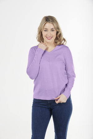 ESSENTIAL VEE NECK PULLOVER