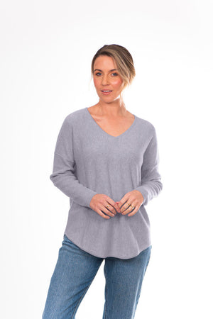 ESSENTIAL CURVED HEM VEE PULLOVER