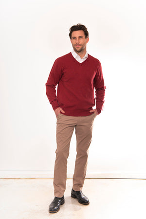 ESSENTIAL VEE NECK PULLOVER