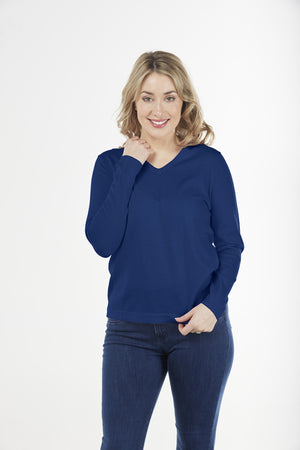 ESSENTIAL VEE NECK PULLOVER