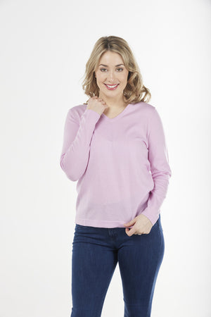 ESSENTIAL VEE NECK PULLOVER