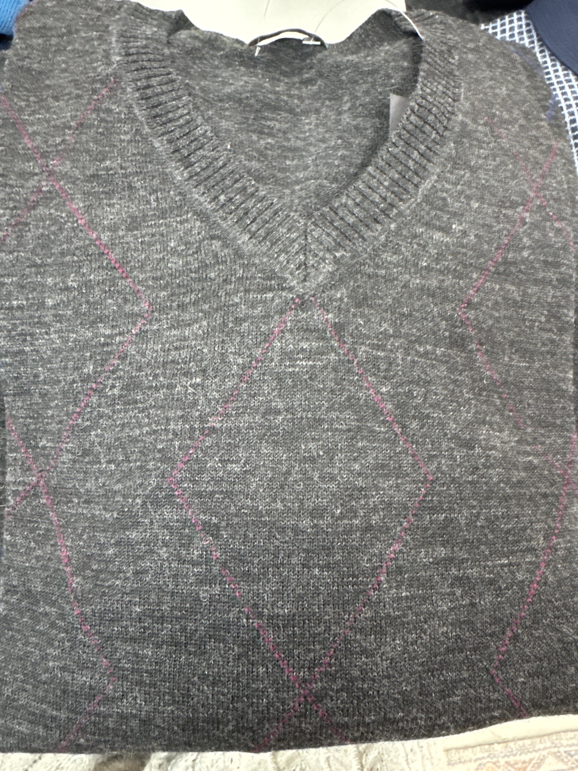 Fields Knitwear V-Neck Argyle Pullover – Pure Australian Merino Wool