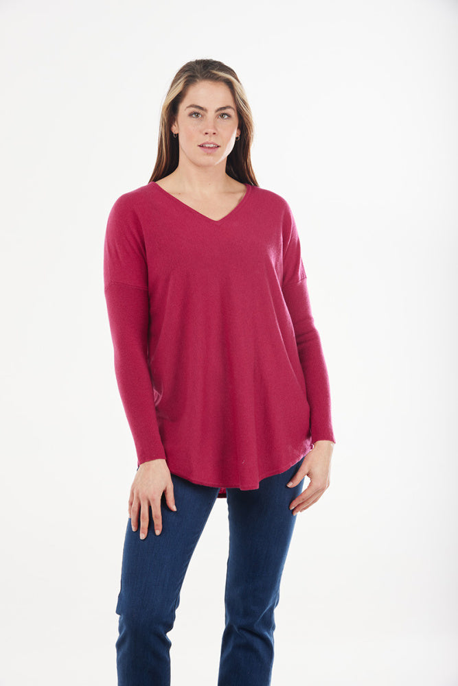 ESSENTIAL CURVED HEM VEE PULLOVER