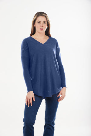 ESSENTIAL CURVED HEM VEE PULLOVER