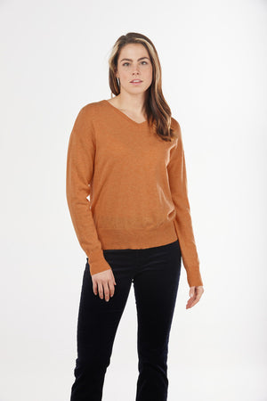 ESSENTIAL FASHION VEE NECK PULLOVER