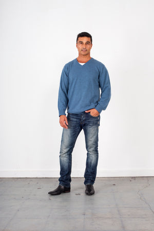 Slim Fitted Cashmere & Wool V-Neck Pullover | ANSETT GOLD KNITWEAR