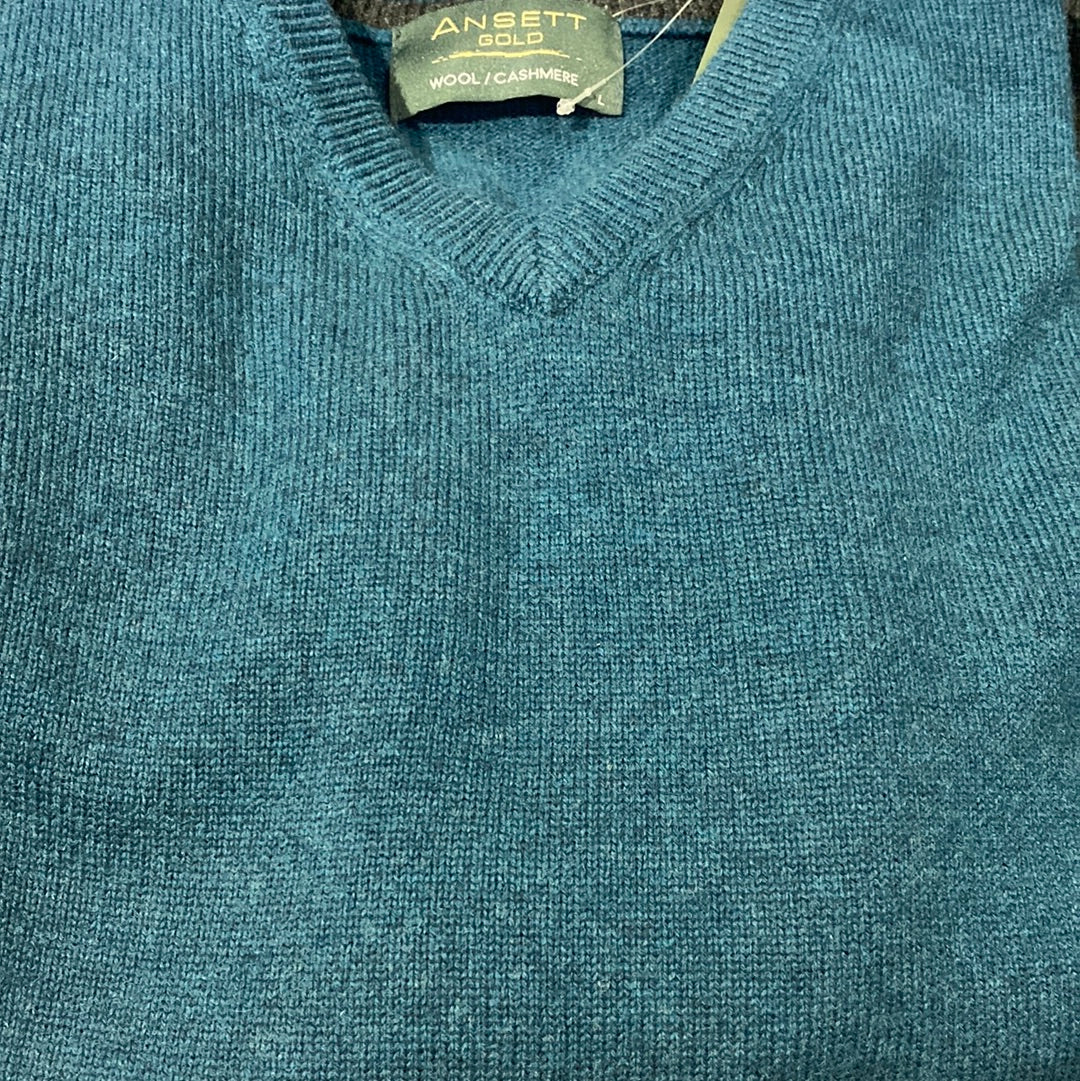 Slim Fitted Cashmere & Wool V-Neck Pullover | ANSETT GOLD KNITWEAR