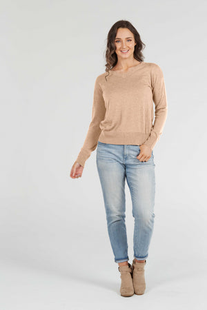 ESSENTIAL FASHION VEE NECK PULLOVER