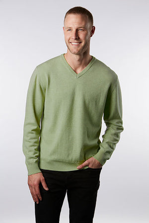 ESSENTIAL VEE NECK PULLOVER