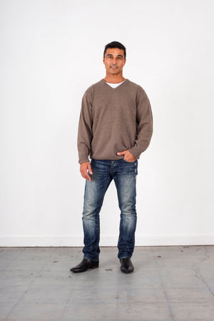 Slim Fitted Cashmere & Wool V-Neck Pullover | ANSETT GOLD KNITWEAR