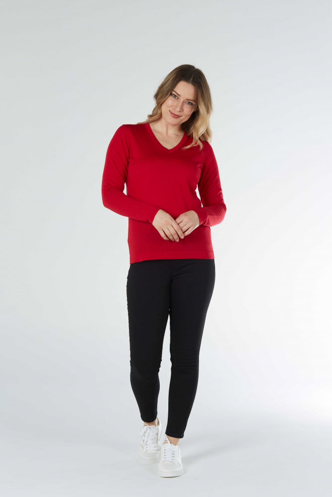 ESSENTIAL VEE NECK PULLOVER