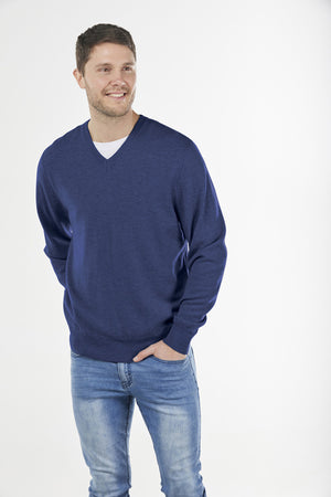 ESSENTIAL VEE NECK PULLOVER