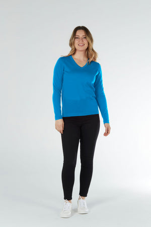 ESSENTIAL VEE NECK PULLOVER