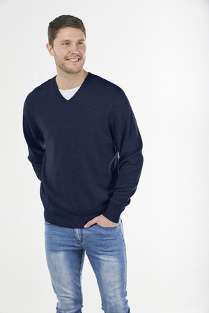 ESSENTIAL VEE NECK PULLOVER