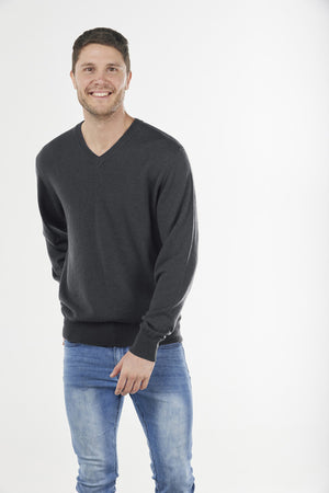 ESSENTIAL VEE NECK PULLOVER