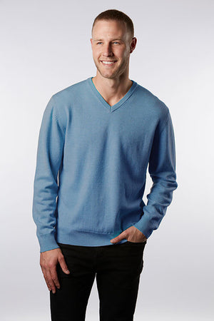 ESSENTIAL VEE NECK PULLOVER