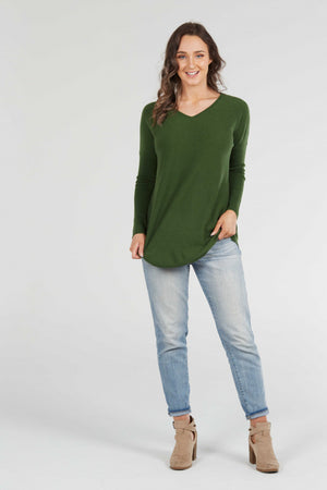 ESSENTIAL CURVED HEM VEE PULLOVER