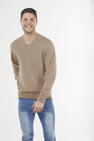 ESSENTIAL VEE NECK PULLOVER