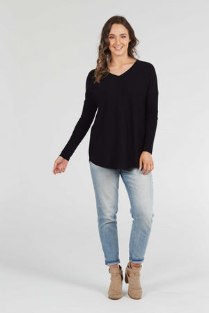 ESSENTIAL CURVED HEM VEE PULLOVER